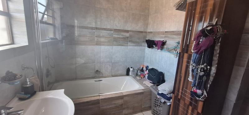 5 Bedroom Property for Sale in Dana Bay Western Cape
